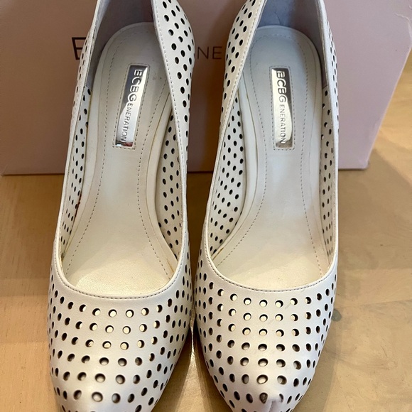 BCBG Heels - Picture 5 of 8